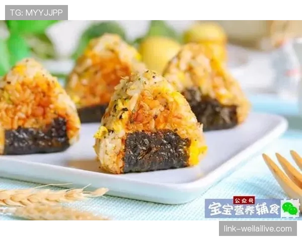 周冠宇赛后直接钻进便利店啃饭团,这自律程度真绷不住了 周冠宇赛后直接钻进便利店啃饭团,这自律程度真绷不住了